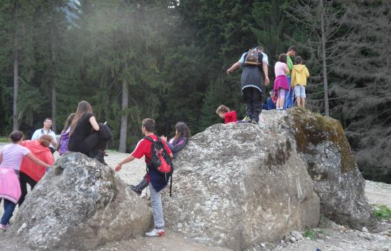 Impreuna pentru o copilarie mai frumoasa