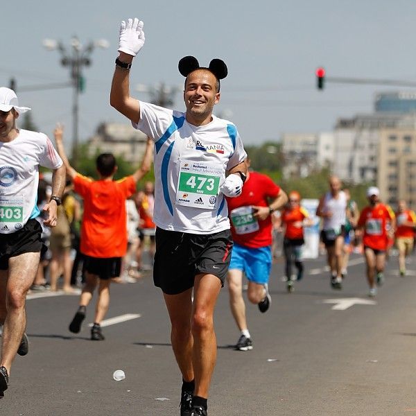 Radu Atanasiu alearga Maratona di Roma pentru Scoala de Valori