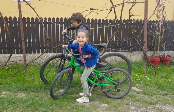 Casian si Aida pedaleaza pentru o lume mai buna