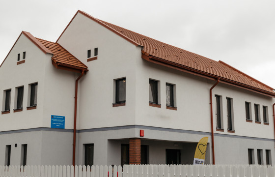 &Icirc;mpreună susținem construcția de case familiale pentru copiii vulnerabili!